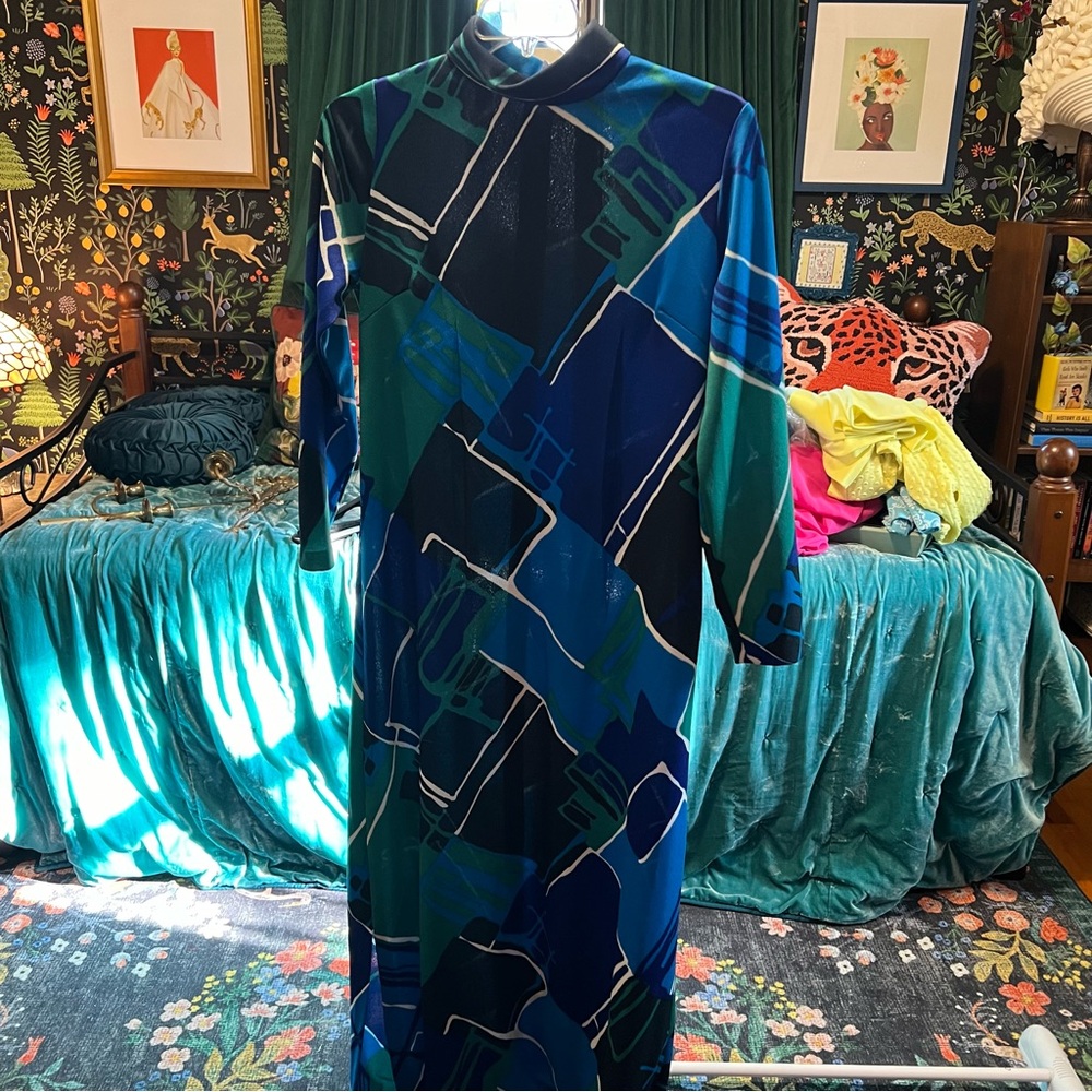Vintage column dress from Sweden. Cool blue and green abstract pattern.